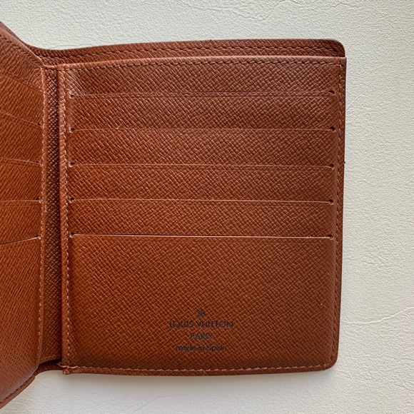Louis Vuitton monogram bifold wallet - Picture 6 of 9
